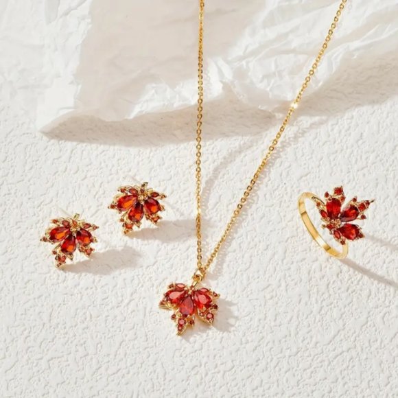 🍏50% OFF/3+...Pretty Crystal, Zircon Maple Leaf Pendant Necklace - Picture 7 of 7